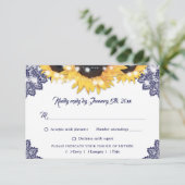 Navy Blue Sunflower Lace Wedding Meal Choice RSVP Karte (Stehend Vorderseite)