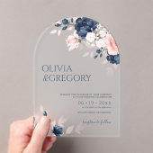 Navy Blue und Blush Pink Bouquet Wedding Acryleinladungen (Insitu (Handheld))