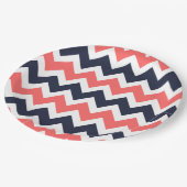 Navy Blue und Coral Zickzack Pappteller (Schrägansicht)