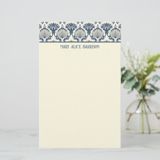 Navy Blue und Cream Seashell Pattern Briefpapier (Stehend Vorderseite)