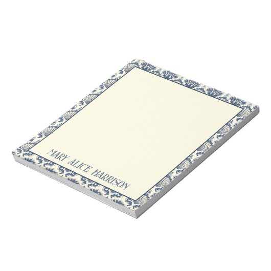 Navy Blue und Cream Seashell Pattern Notizblock (Rotiert)