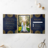 Navy Blue und Gold Asian Mandala Indian Wedding Dreifach Gefaltete Einladung (Innenseite)