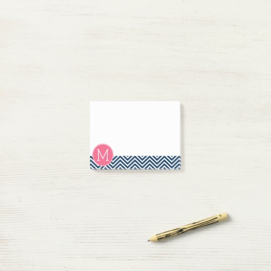 Navy Blue und Magenta Chevrons Custom Monogram Post-it Klebezettel (Auf Schreibtisch)