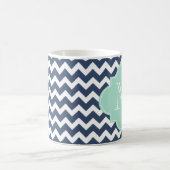 Navy Blue und Minze Green Zickzack Custom Monogram Kaffeetasse (Mittel)