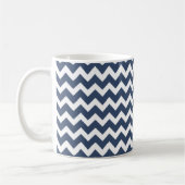 Navy Blue und Minze Green Zickzack Custom Monogram Kaffeetasse (Links)