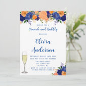 Navy Blue und Orange Florals Brunch und Bubbly Einladung (Stehend Vorderseite)