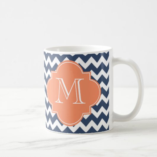 Navy Blue und Orange Zickzack Custom Monogram Kaffeetasse (Rechts)