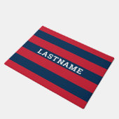 Navy Blue und Red Rugby Stripes mit Individuelle N Fußmatte (Schrägansicht)