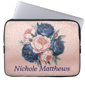 Navy Blue und Rose Gold Floral Laptopschutzhülle (Vorderseite)