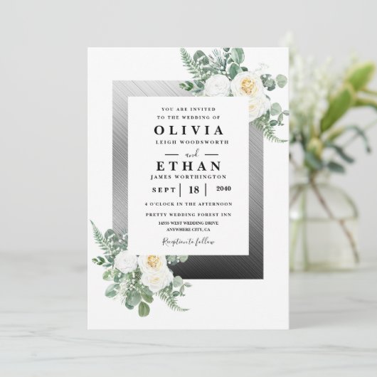 Navy Blue und Silver Elegante Elfenbeinblumenhochz Einladung (Stehend Vorderseite)