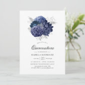 Navy Blue und Silver Vintage Rose Quinceañera Einladung (Stehend Vorderseite)