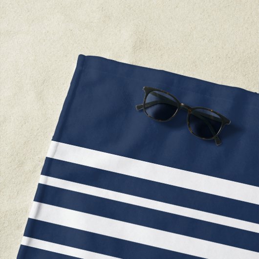 Navy Blue und White Beach House, die Familie des C Strandtuch (Beispiel)