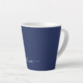 Navy Blue und White Modern Monogram Milchtasse (Rechte Ecke)