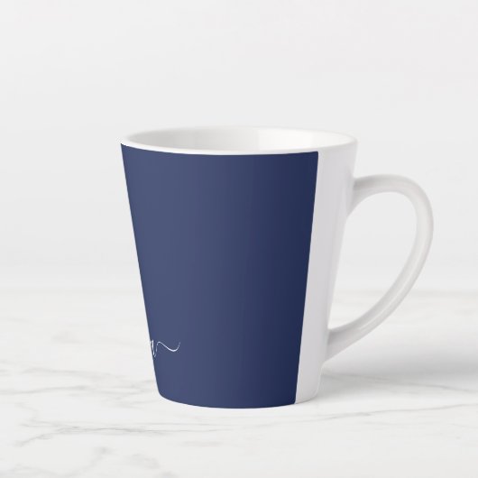 Navy Blue und White Modern Monogram Milchtasse (Rechts)