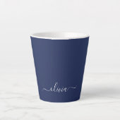 Navy Blue und White Modern Monogram Milchtasse (Vorderseite)