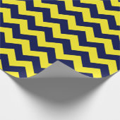 Navy Blue und Yellow Large Zickzack Wrapping Paper Geschenkpapier (Ecke)