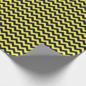 Navy Blue und Yellow Medium Zickzack Wrapping Pape Geschenkpapier (Ecke)
