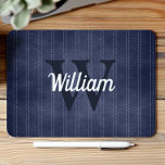 Navy Blue Vintag Pinstrich Retro Monogram Mousepad<br><div class="desc">Dieses Design zeichnet sich durch ein Vintages Muster weißer Pinstreifen auf marineblau-blauem Hintergrund aus. Personalisieren Sie es mit Ihrem Monogramm Initial in dunkelblau und Ihrem Namen in weißem Retro-Skript.</div>