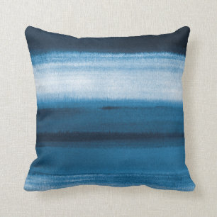 Navy Blue Watercolor Ombre Throw Kissen