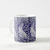 Navy Blue White Bunny Rabbit & Strawberries Sweet Kaffeetasse (Vorderseite Links)