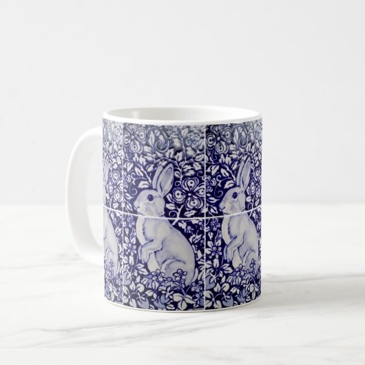 Navy Blue White Bunny Rabbit & Strawberries Sweet Kaffeetasse (Vorderseite Links)