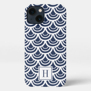 Navy Blue & White Fishscale Muster Monogram iPhone 13 Hülle