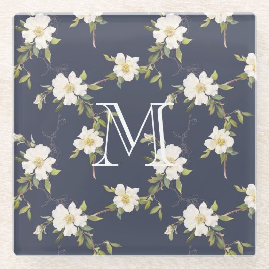 Navy Blue White Floral Monogram Glasuntersetzer (Vorderseite)