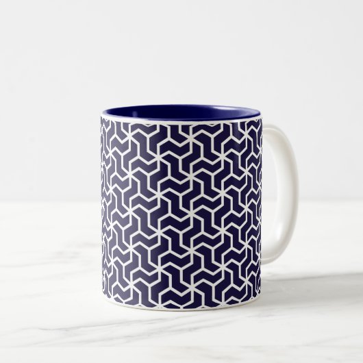 Navy Blue White Geometric Art Deco Muster Zweifarbige Tasse (VorderseiteRechts)