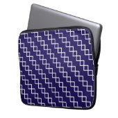 Navy Blue White Geometric Laptopschutzhülle (Vorderseite Links)