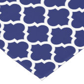Navy Blue White marokkanische Quatrefolienmuster # Kurzer Tischläufer (Ecke)