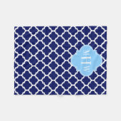 Navy Blue White Marokko #5 Sky Blue Name Monogram Fleecedecke (Vorderseite (Horizontal))