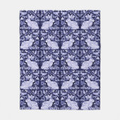 Navy Blue & White Rabbit Bunny Bird Floral Dedham Fleecedecke (Vorderseite)