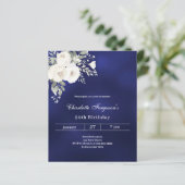 Navy Blue White Roses Geburtstagseinladung (Stehend Vorderseite)
