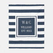 Navy Blue White Stripe Stilvolle Monogram Fleecedecke (Vorderseite)