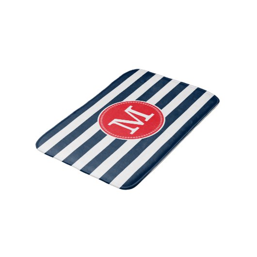 Navy Blue White Stripes Minimal Bold Red Monogram Badematte (Schrägansicht)