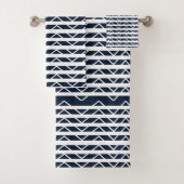 Navy Blue White Zickzack Pattern Badhandtuch Set (Insitu)