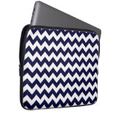 Navy Blue White Zickzack Zig-Zag Muster Laptopschutzhülle (Vorne Rechts)