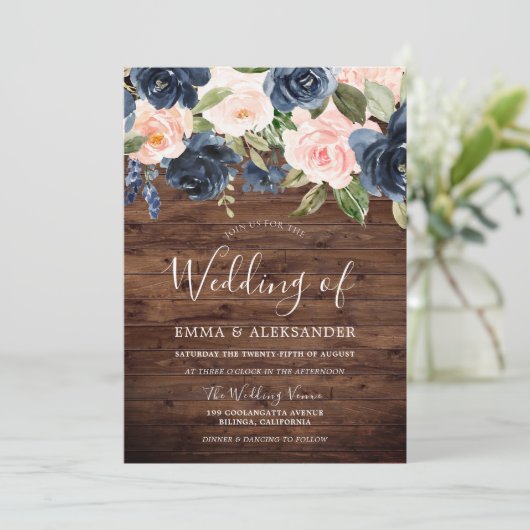 Navy & Blush Blume Rustikale Hochzeit Einladung (Stehend Vorderseite)