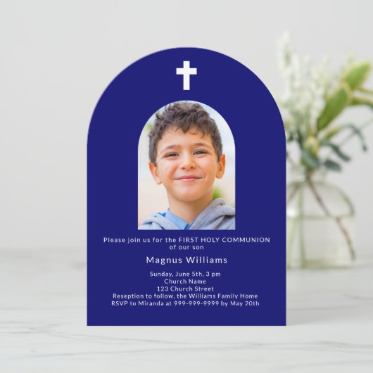 Navy Bogen Foto Junge Erste Heilige Kommune Einladung (Stehend Vorderseite)
