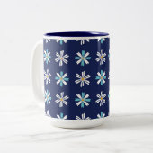 Navy Daisy Bliss Floral Pattern Zweifarbige Tasse (Vorderseite Links)