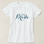 Navy der T - Shirt der Braut<br><div class="desc">Die individuelle Hochzeitstasche ist mit einem marineblauen, dekorativen, eleganten, individuellen Text personalisiert, der mit dem Namen und der Rolle der Person in Ihrem Brautparty.</div>