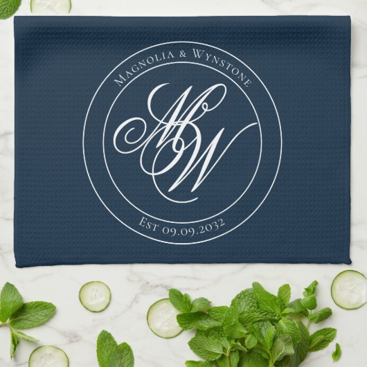 Navy Elegant Circle Monogram Script Geschirrtuch (Gefaltet)