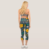 Navy Floral Garden Whimsical Spring Pattern Capri Leggings (Rückseite)