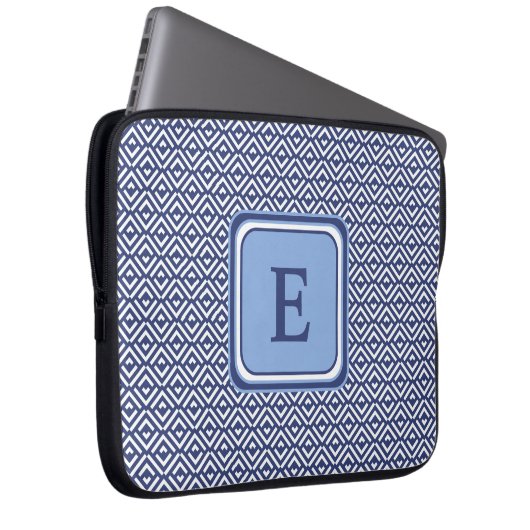 Navy Geometric Chevron Monogram Design Laptopschutzhülle (Vorne Rechts)