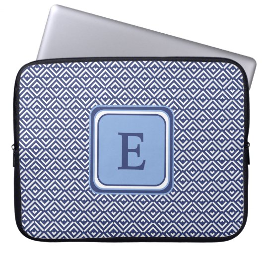 Navy-Geometrisches-Chevron-Monogramm-Design Laptopschutzhülle (Vorderseite)