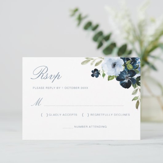 navy & light blue floral wedding rsvp card karte (Stehend Vorderseite)