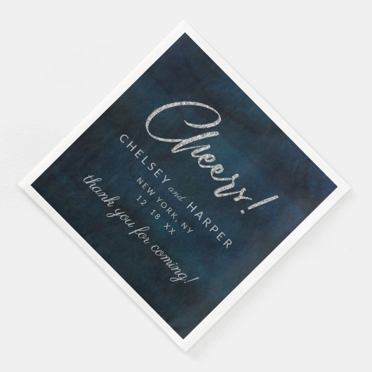 Navy Luster Silver Cheers Wedding Monogram Dinner Serviette (Ecke)