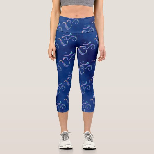 Navy Marbled Om Scattered Blue Tie dye Capri Leggings (Vorderseite)