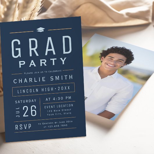 Navy Modern Simple Typografy Graduation Party Einladung