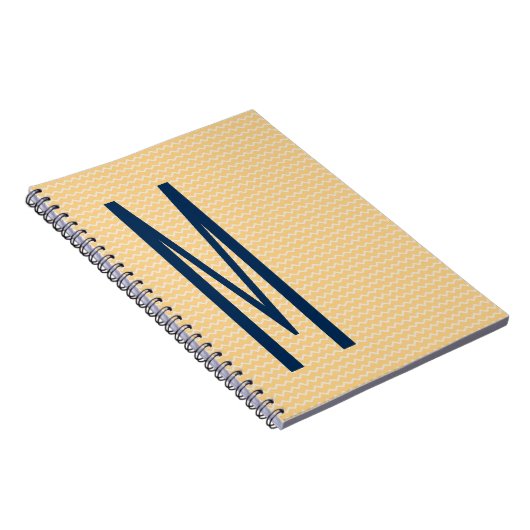 Navy Monogram auf Mini Orange Zickzack Muster Notizblock (Rechte Seite)